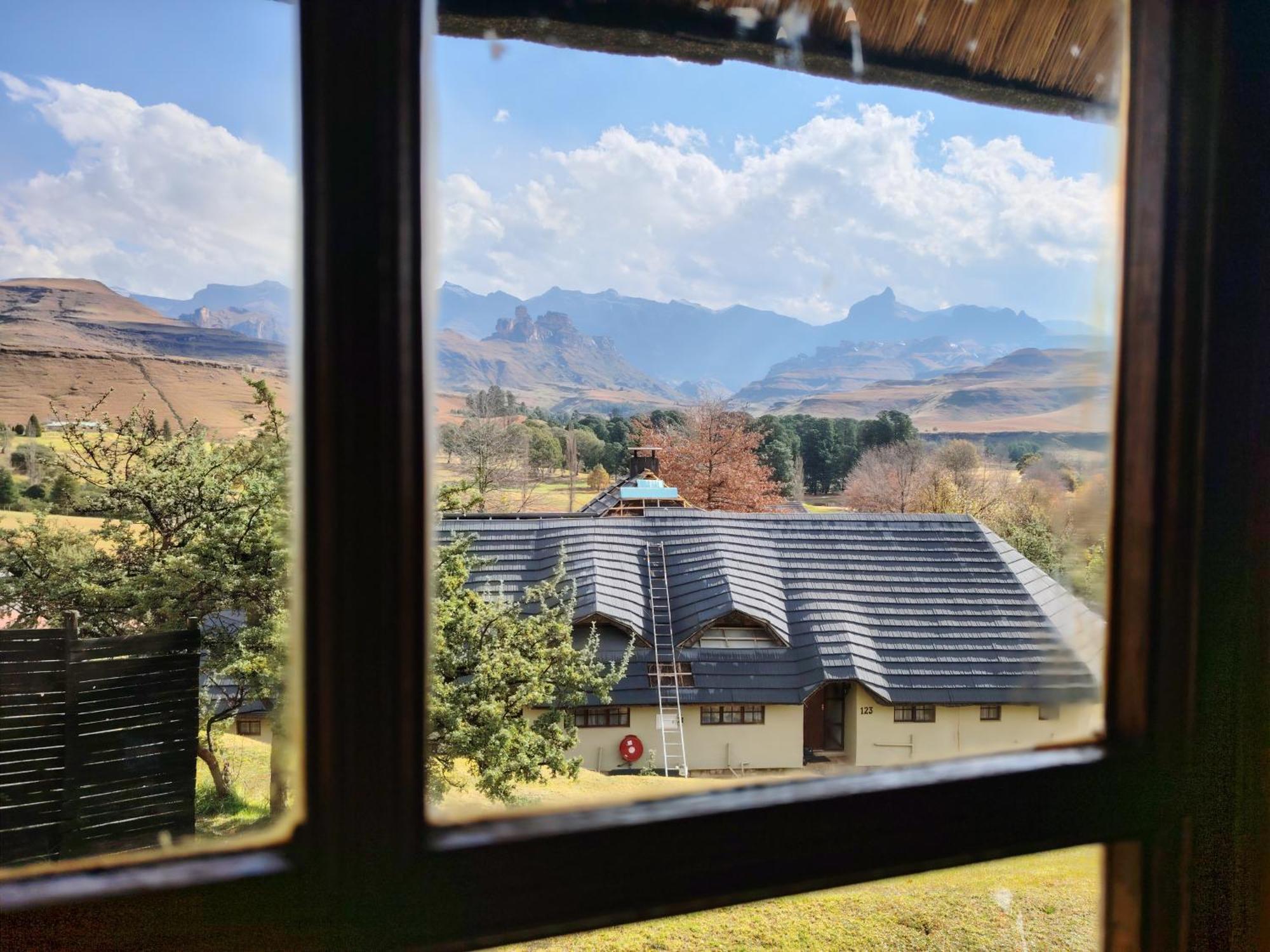 Gooderson Leisure Fairways Self Catering And Timeshare Gold Crown Resort Drakensberg Gardens Exterior foto