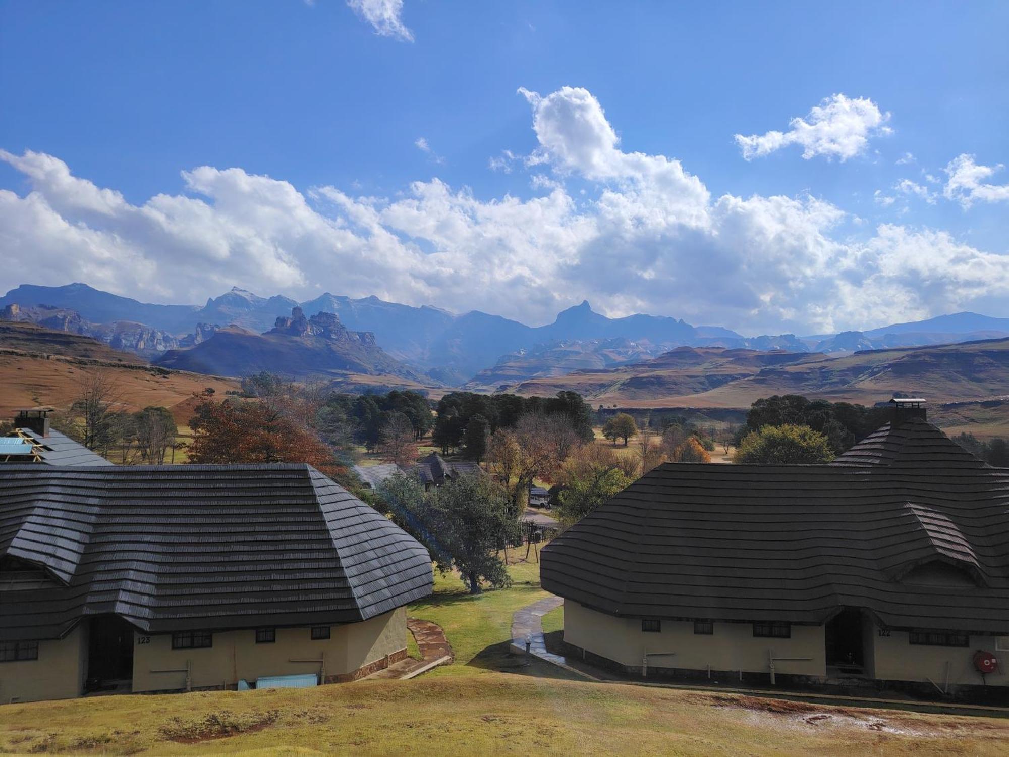 Gooderson Leisure Fairways Self Catering And Timeshare Gold Crown Resort Drakensberg Gardens Exterior foto