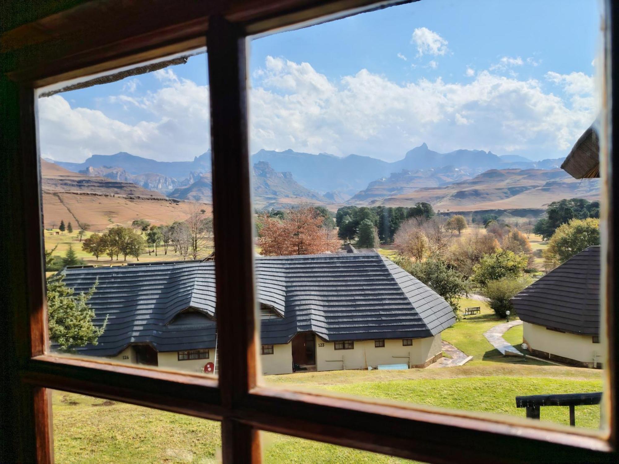 Gooderson Leisure Fairways Self Catering And Timeshare Gold Crown Resort Drakensberg Gardens Exterior foto